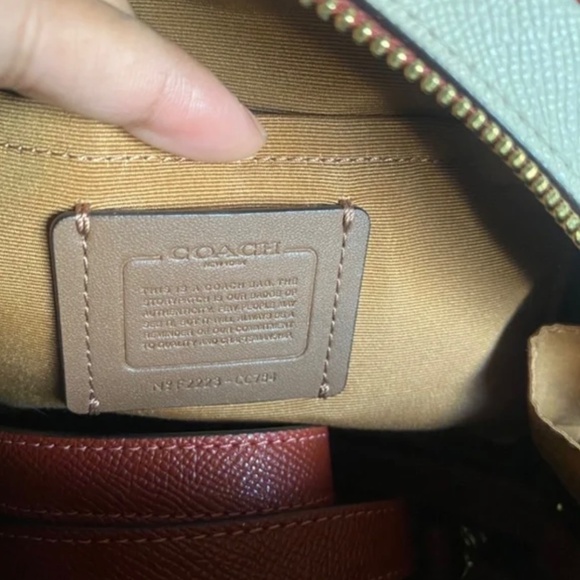 Original COACH Sydney Satchel In Colorblock Crossbody Pink Maroon - Picture 3 of 5